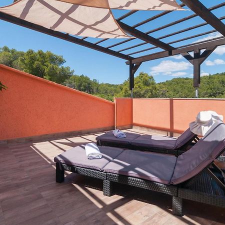 Cozy Home In Mudri Dolac With Kitchen Basina Exterior photo