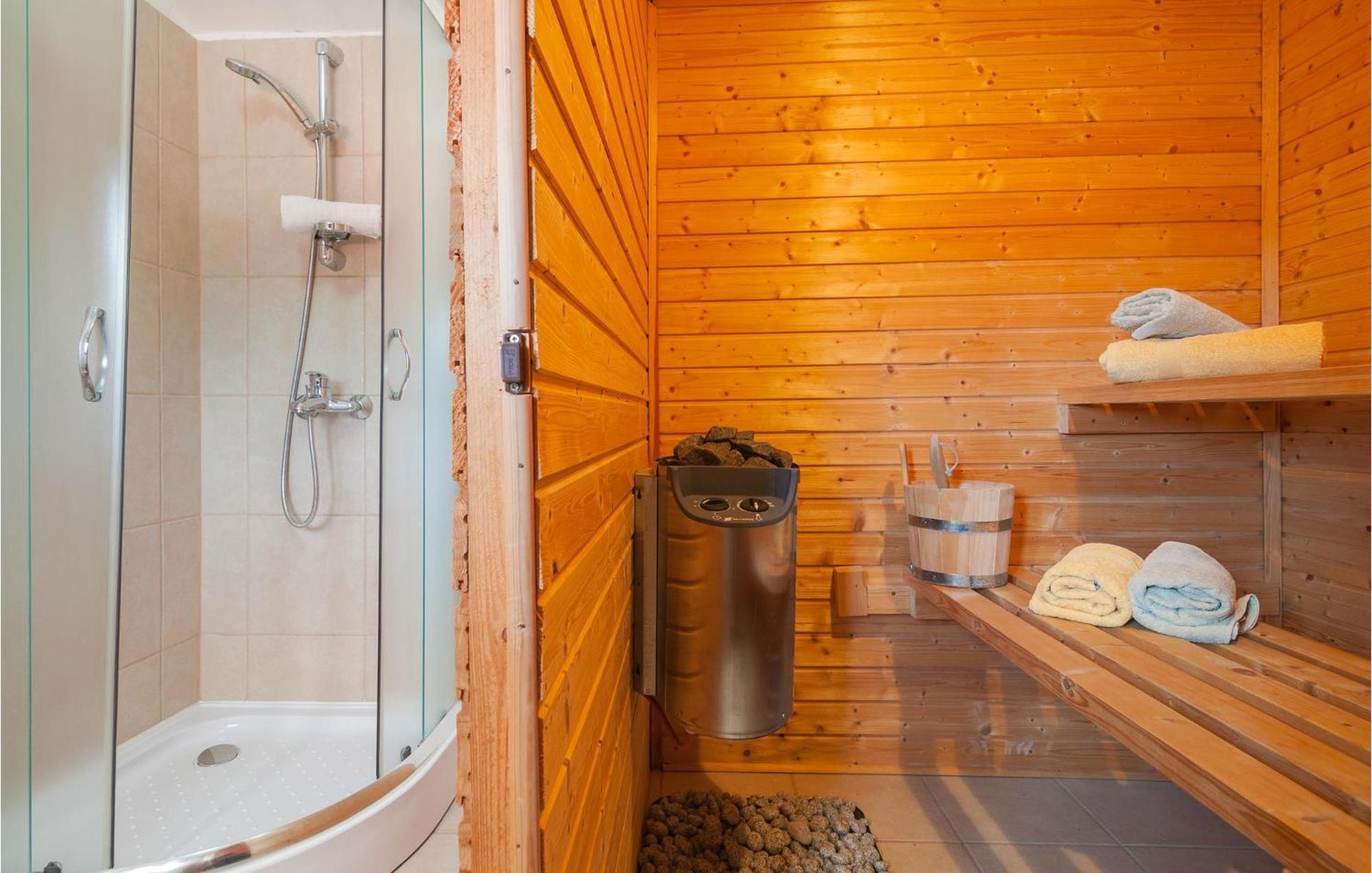 Cozy Home In Mudri Dolac With Kitchen Basina Exterior photo