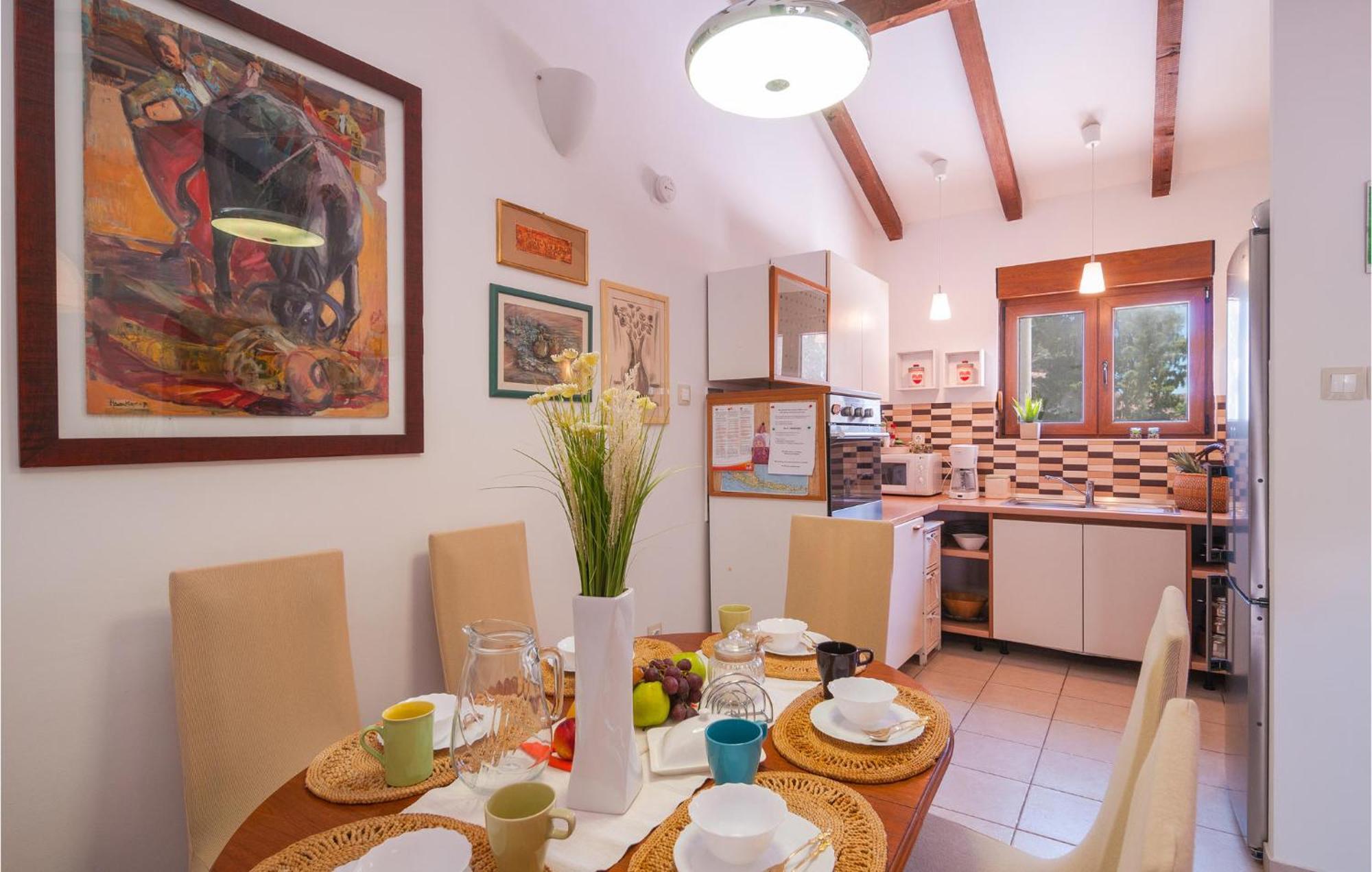 Cozy Home In Mudri Dolac With Kitchen Basina Exterior photo