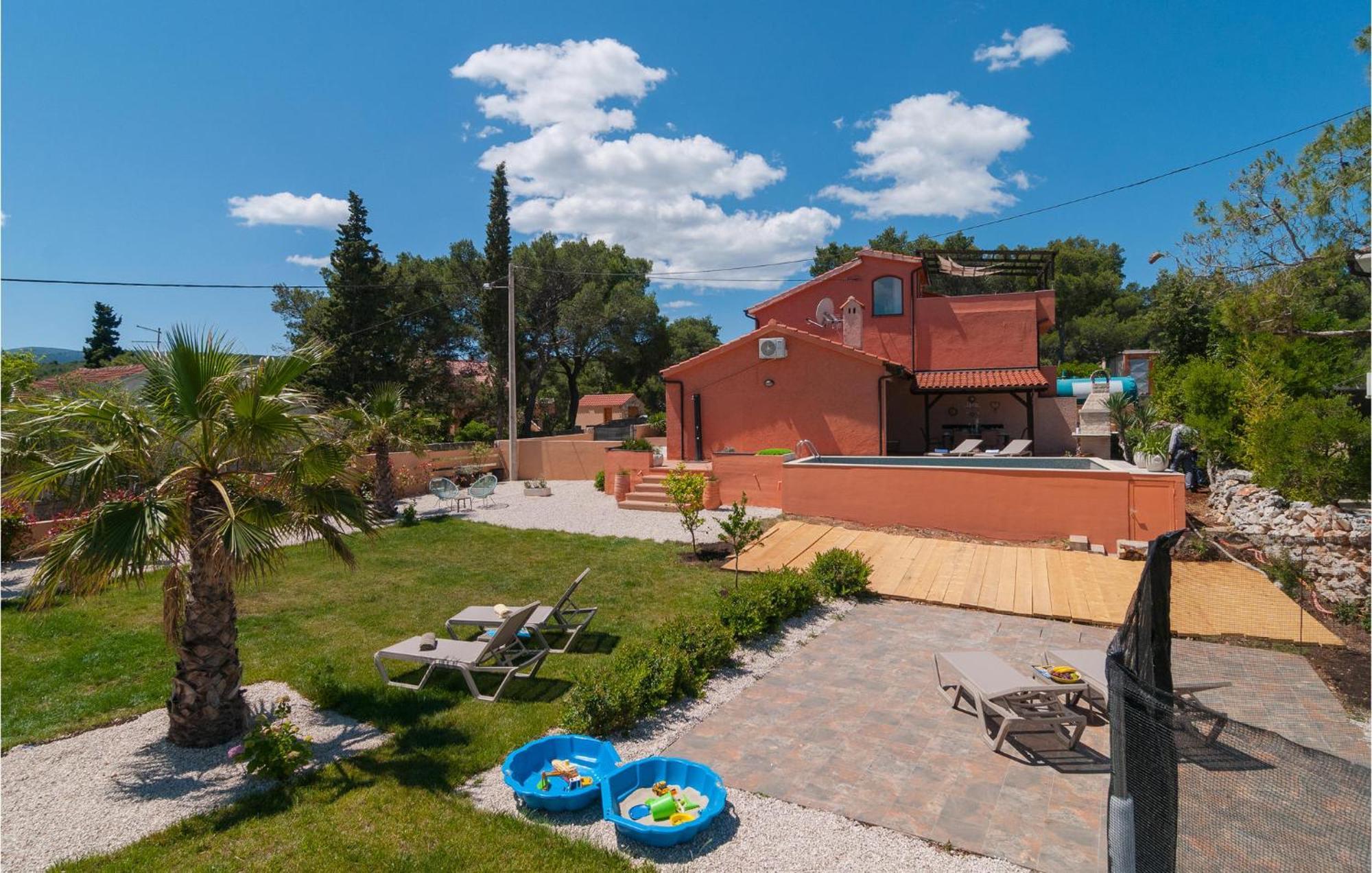 Cozy Home In Mudri Dolac With Kitchen Basina Exterior photo